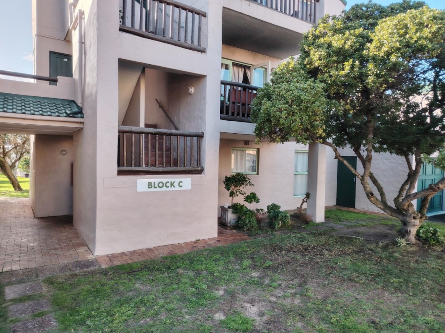 To Let 2 Bedroom Property for Rent in Greenways Golf Estate Western Cape